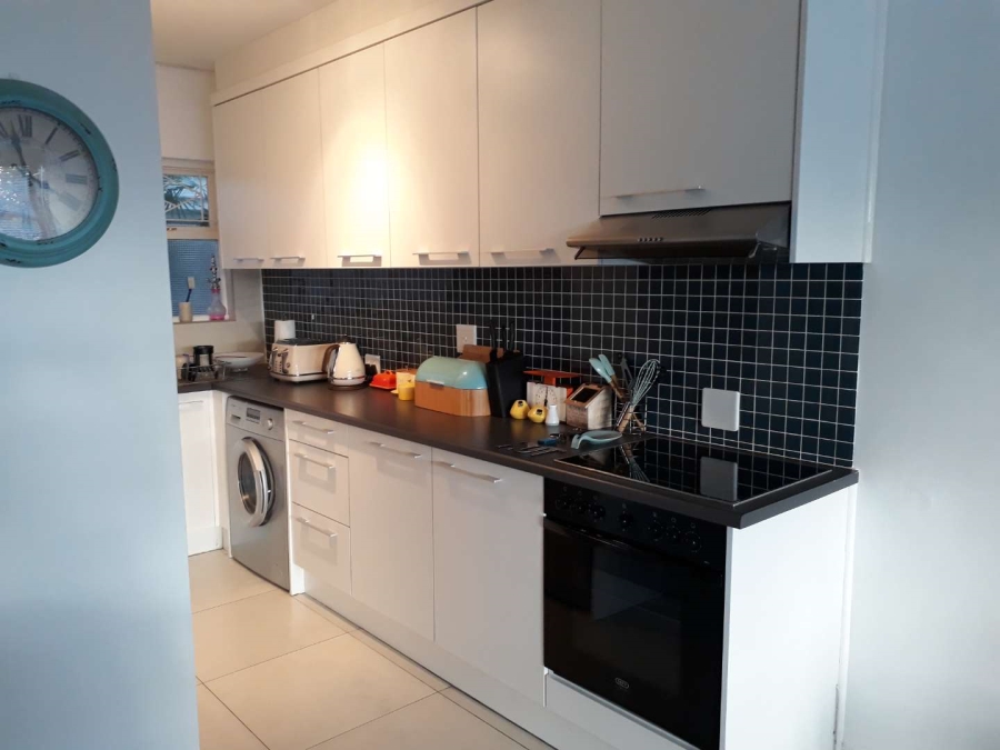 To Let 2 Bedroom Property for Rent in Bantry Bay Western Cape